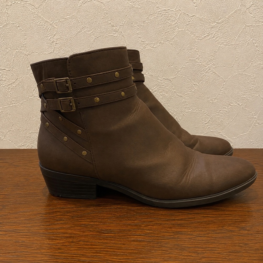 CHAPS Shauna Women's Brown Ankle Boots Buckle Side Zip Studs Booties Size 7.5B